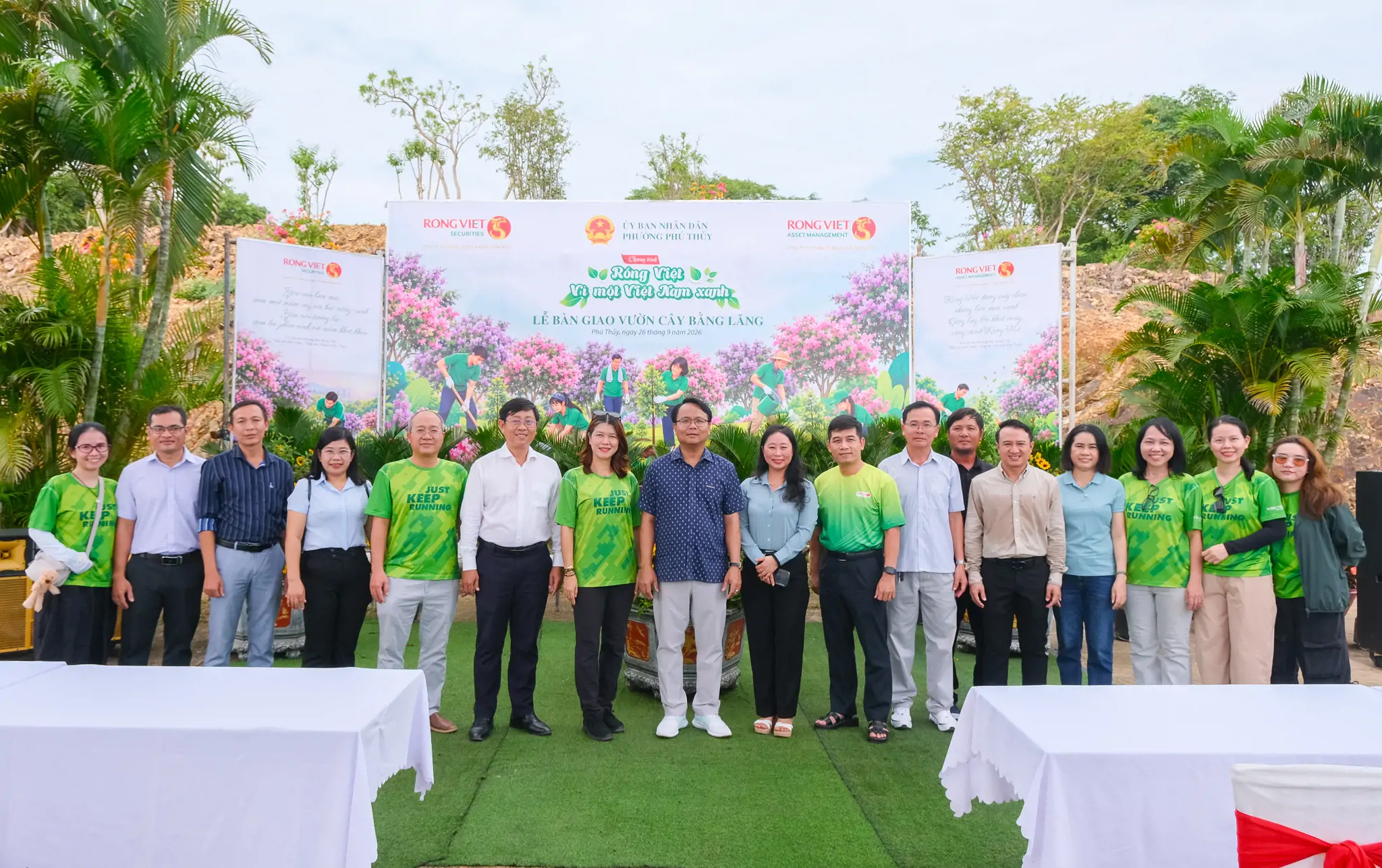 Chứng khoán Rồng Việt trồng cây